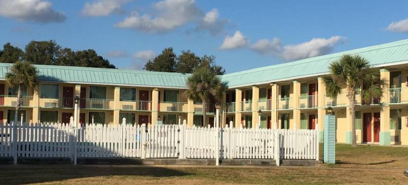 花园套房酒店(Garden Inn & Suites)图片