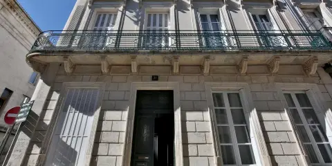 艾森納爾城心傢俱酒店