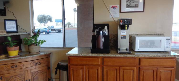 凤凰城北黑峡谷高速公路骑士酒店(Knights Inn Phoenix at N Black Canyon Hwy)图片