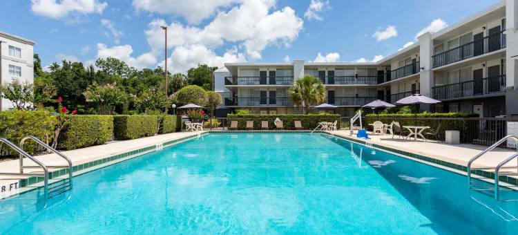 阿尔塔蒙特斯普林斯近 I-4 温德姆华美达酒店(Ramada by Wyndham Altamonte Springs Near I-4)图片