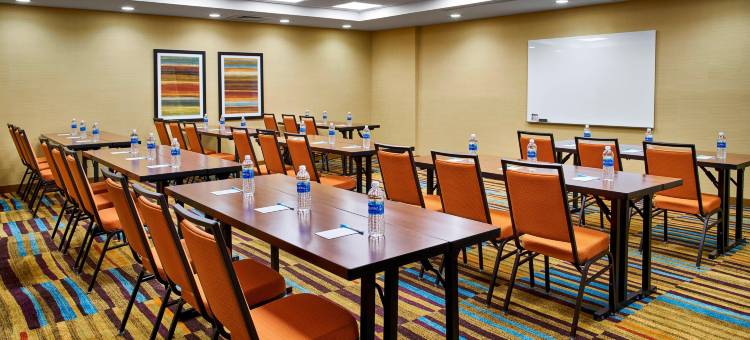 亚历山大万枫套房酒店(Fairfield Inn & Suites Alexandria)图片