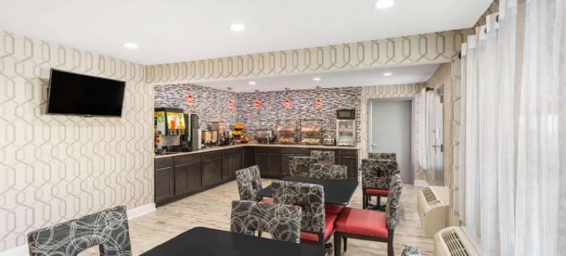 凯隆波因特酒店 - 格林斯伯勒休憩游乐区(Clarion Pointe - Greensboro Coliseum Area)图片