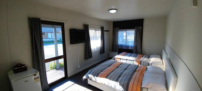 皮内克雷斯汽车旅馆及乐园(Pineacres Motel and Park)图片