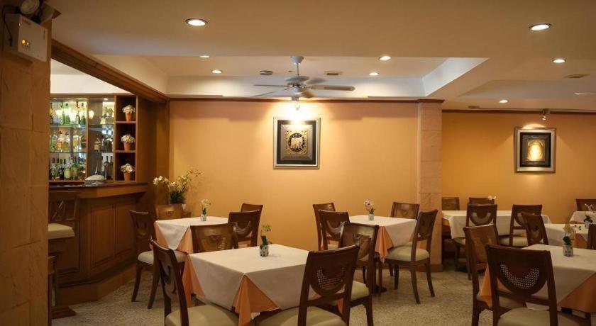 Lido Beach Hotel Pattaya Over view