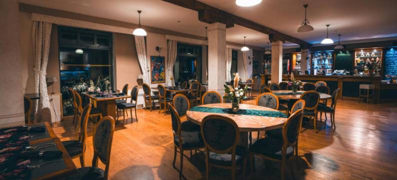 卡尔施泰因浪漫城堡酒店(Romantic Hotel Mlýn Karlstejn)图片