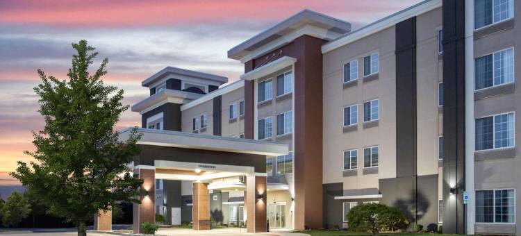 哥伦布爱丁堡拉昆塔温德姆套房酒店(La Quinta Inn & Suites by Wyndham Columbus - Edinburgh)图片