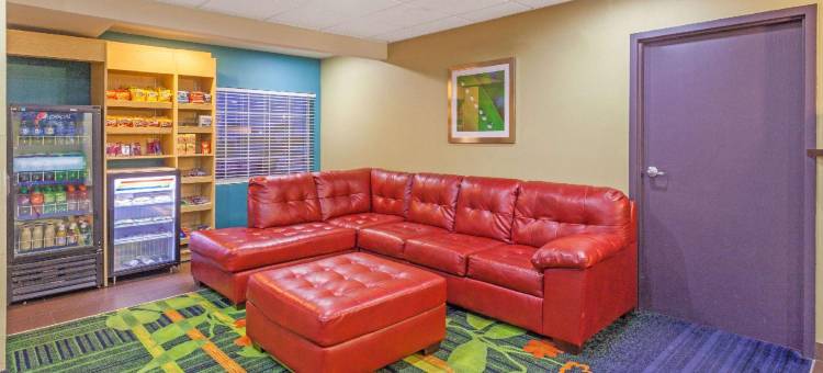 路易斯威尔博览中心华美达酒店(Comfort Inn & Suites Louisville Airport Fair & Expo)图片