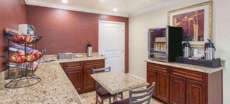 赫米特Travelodge by Wyndham(Travelodge Hemet CA)(Travelodge by Wyndham Hemet CA)图片