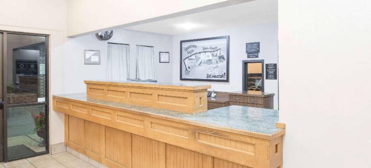 特雷霍特温德姆速8酒店(Super 8 by Wyndham Terre Haute)图片