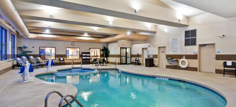 智选假日套房酒店密尔沃基的新柏林(Holiday Inn Express & Suites Milwaukee-New Berlin)图片