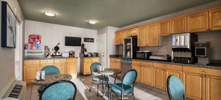 欣顿呗盟酒店(Baymont by Wyndham Hinton)图片