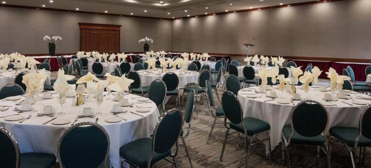 潘提顿湖畔度假酒店(Penticton Lakeside Resort)图片