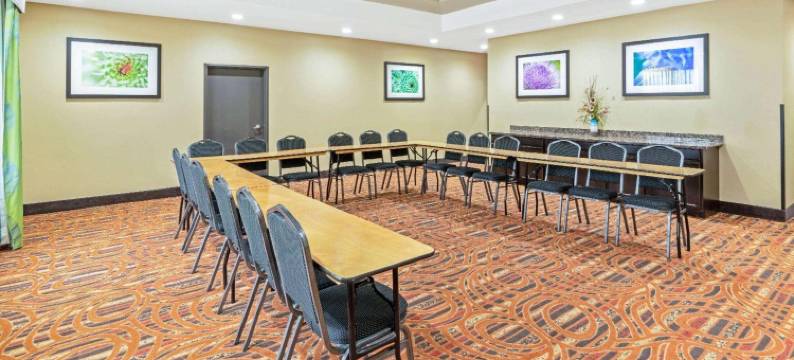 马斯科吉拉昆塔温德姆套房酒店(La Quinta Inn & Suites by Wyndham Muskogee)图片