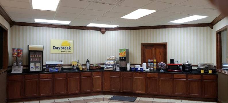 哥伦布北摩尔堡温德姆戴斯酒店(Days Inn by Wyndham Columbus-North Fort Moore)图片