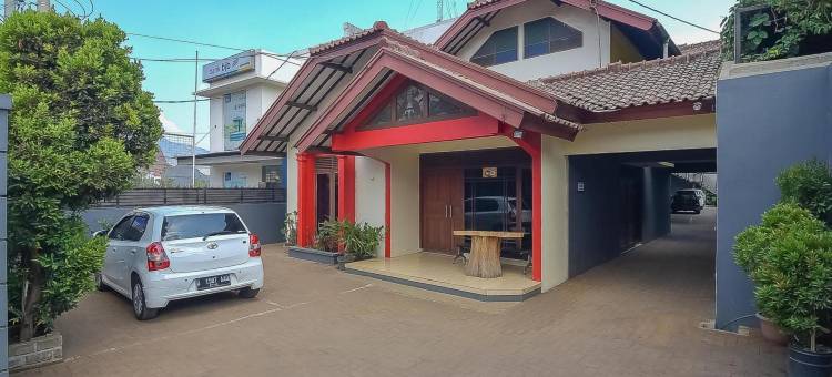 红多兹酒店-近IPDN2号(RedDoorz Near Ipdn 2)图片