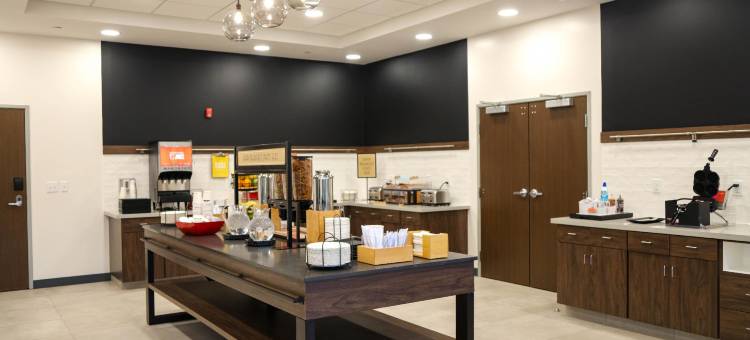 利德希尔顿欢朋酒店(Hampton Inn by Hilton Lead)图片