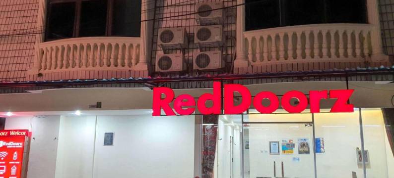 泗水梅詹宋科诺红多兹酒店(RedDoorz at Mayjen Sungkono Surabaya)图片