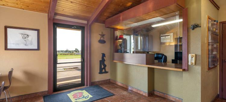 道奇城速8酒店(Super 8 by Wyndham Dodge City)图片