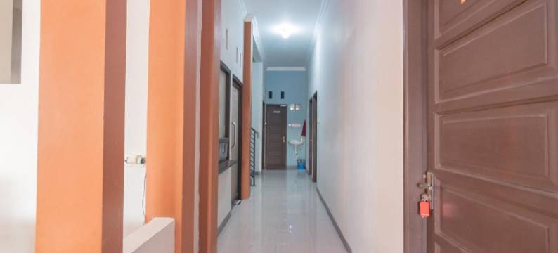 红多兹伊斯兰酒店-近三马林达惹兰雅加达(RedDoorz Syariah Near Jalan Jakarta Samarinda)图片