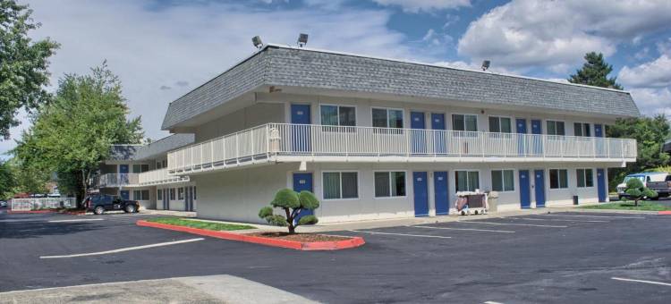 西雅图东6号汽车旅馆 - 伊萨夸市(Motel 6 Issaquah, WA - Seattle - East)图片