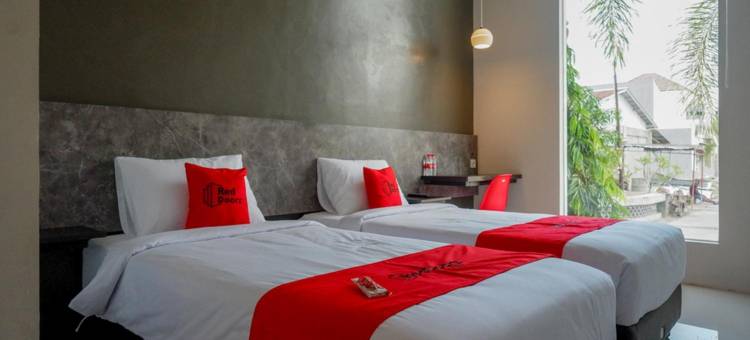 红多兹Plus酒店-近梭罗巴鲁(RedDoorz Plus Near Solo Baru)图片