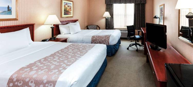 密尔沃基西南新柏林拉昆塔温德姆套房酒店(La Quinta Inn & Suites by Wyndham Milwaukee SW New Berlin)图片