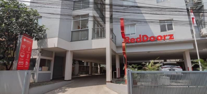 红多兹Plus酒店-达戈波乔克3号(RedDoorz Plus @ Dago Pojok 3)图片
