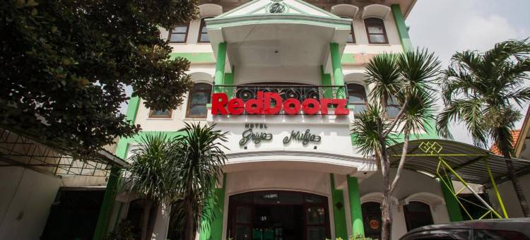 泗水红多兹酒店(RedDoorz @ Genteng Surabaya 2)图片