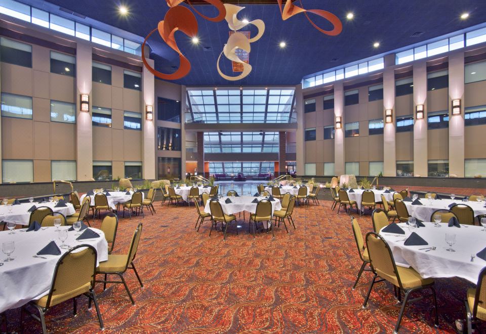 Holiday Inn Manitowoc Over view