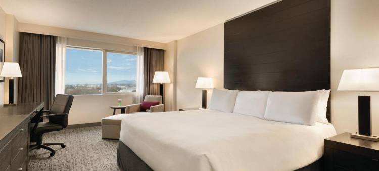 温哥华机场丽笙酒店(Radisson Hotel Vancouver Airport)图片