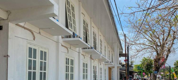 RedDoorz Near Sondokoro Agrotourism Karanganyar图片