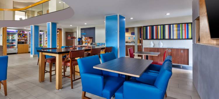 Holiday Inn Express 底特律的沃伦(通用科技点击率)(Holiday Inn Express Detroit-Warren (GM Tech Ctr))图片