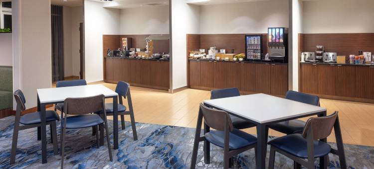 斯普林菲尔德北安普敦/阿默斯特万枫酒店(Fairfield Inn & Suites Springfield Northampton/Amherst)图片