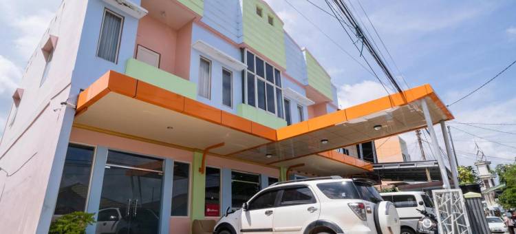 红多兹伊斯兰酒店-近塔曼西林2号(RedDoorz Syariah Near Taman Siring 2)图片
