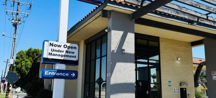 贝克斯菲尔德美吟酒店(Baymont by Wyndham Bakersfield)图片
