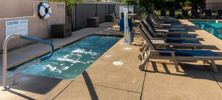 维斯塔幻影度假村(Vista Mirage Resort)图片