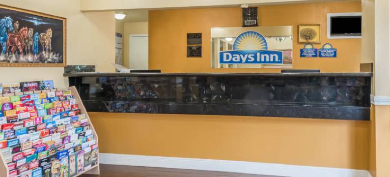 温德姆戴斯酒店圣安东尼奥东南/弗罗斯特银行中心(Days Inn by Wyndham San Antonio Southeast/Frost Bank Center)图片