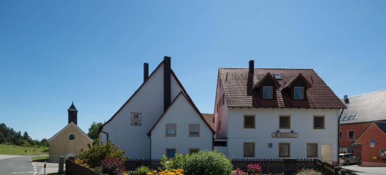 阿尔费尔德 - 梅特法兰肯布劳纳赫希旅馆(Gasthof-Pension Brauner Hirsch in Alfeld - Mittelfranken)图片