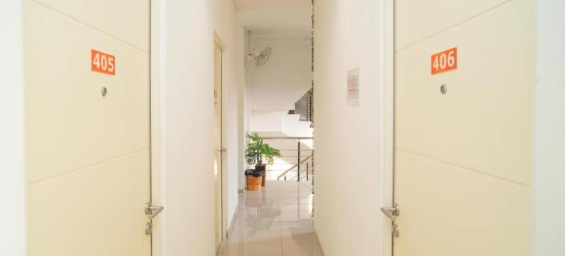 三塞酒店泗水美丽雅加达(Sans Hotel Kupang Indah Surabaya by RedDoorz)图片