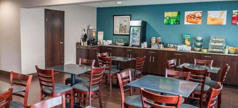 普兰菲尔德凯艺酒店-印第安纳波利斯西部(Quality Inn Plainfield - Indianapolis West)图片