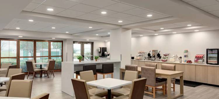 格林贝/机场蔚景温德姆酒店(Wingate by Wyndham Green Bay/Airport)图片