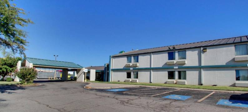 品质旅馆肖尼北I-40(Quality Inn Shawnee North I-40)图片