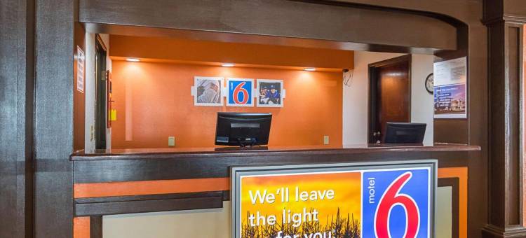 6号汽车旅馆十字路口购物中心 - 滑铁卢 - 雪松瀑布(Motel 6 Waterloo, IA - Crossroads Mall - Cedar Falls)图片