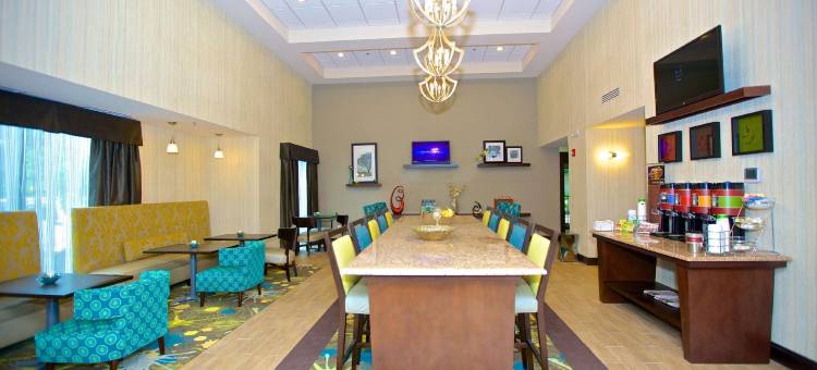 阿代尔斯维尔/卡尔霍恩区欢朋酒店(Hampton Inn & Suites Adairsville-Calhoun Area)图片