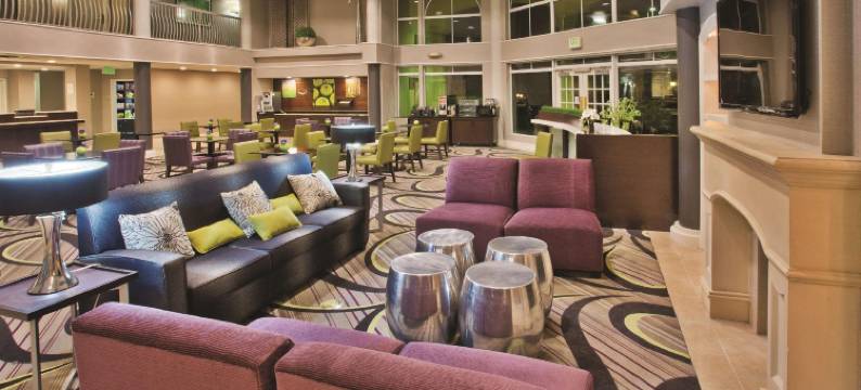 图森机场拉昆塔温德姆套房酒店(La Quinta Inn & Suites by Wyndham Tucson Airport)图片