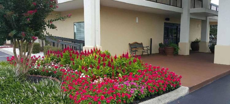 卡尔霍恩速8酒店(Super 8 by Wyndham Calhoun)图片