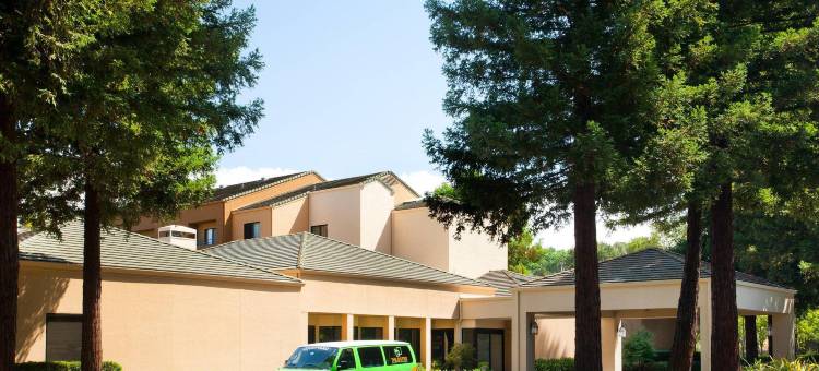 纳透马斯萨克拉门托机场万怡酒店(Courtyard Sacramento Airport Natomas)图片
