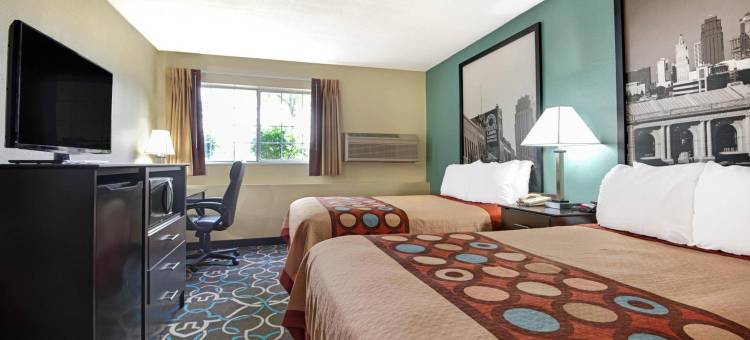 堪萨斯城温德姆速8酒店(Super 8 by Wyndham Kansas City)图片