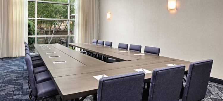 明尼阿波利斯枫树格罗夫/阿伯莱克斯万怡酒店(Courtyard Minneapolis Maple Grove/Arbor Lakes)图片