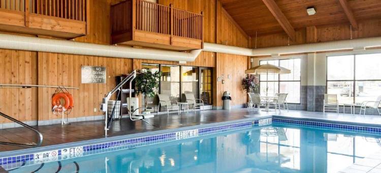 品质酒店及套房橡木村 - 克利夫兰南(Quality Inn & Suites Oakwood Village - Cleveland South)图片